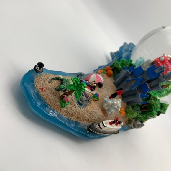 RARE Disney Mickey & Minnie 'Good Old Summertime' Musical Snowglobe' - Picture 11 of 17